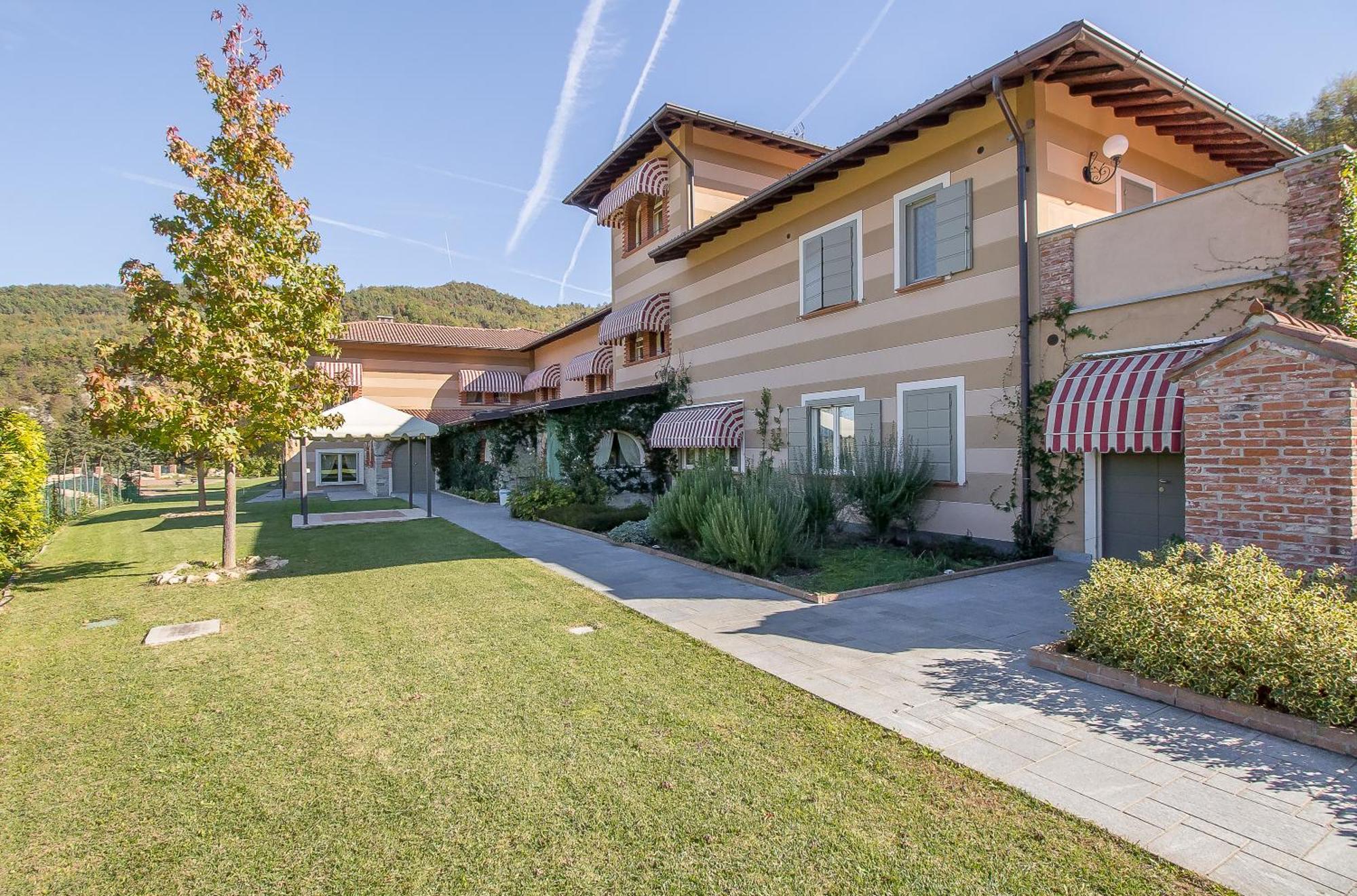 Tenuta Pian D'Attesio - Agriturismo Castelletto Soprano Екстер'єр фото